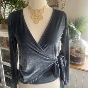 NWT Elegant Elestory Velvet Wrap Top in dusty blue